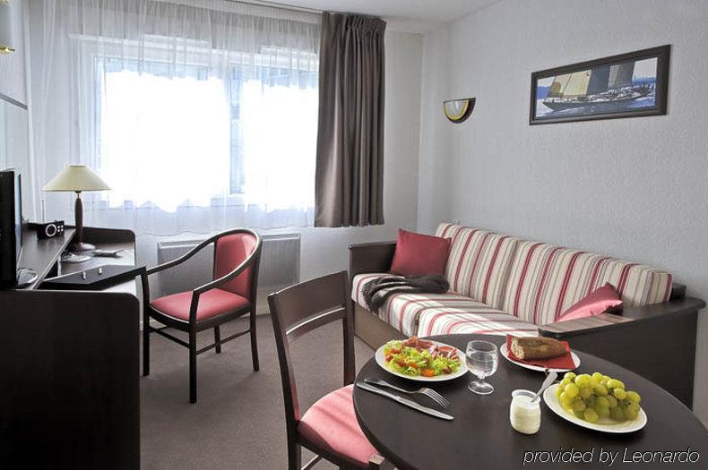 Comfort Suites Le-Port-Marly Paris Ouest Le Port-Marly Exterior photo