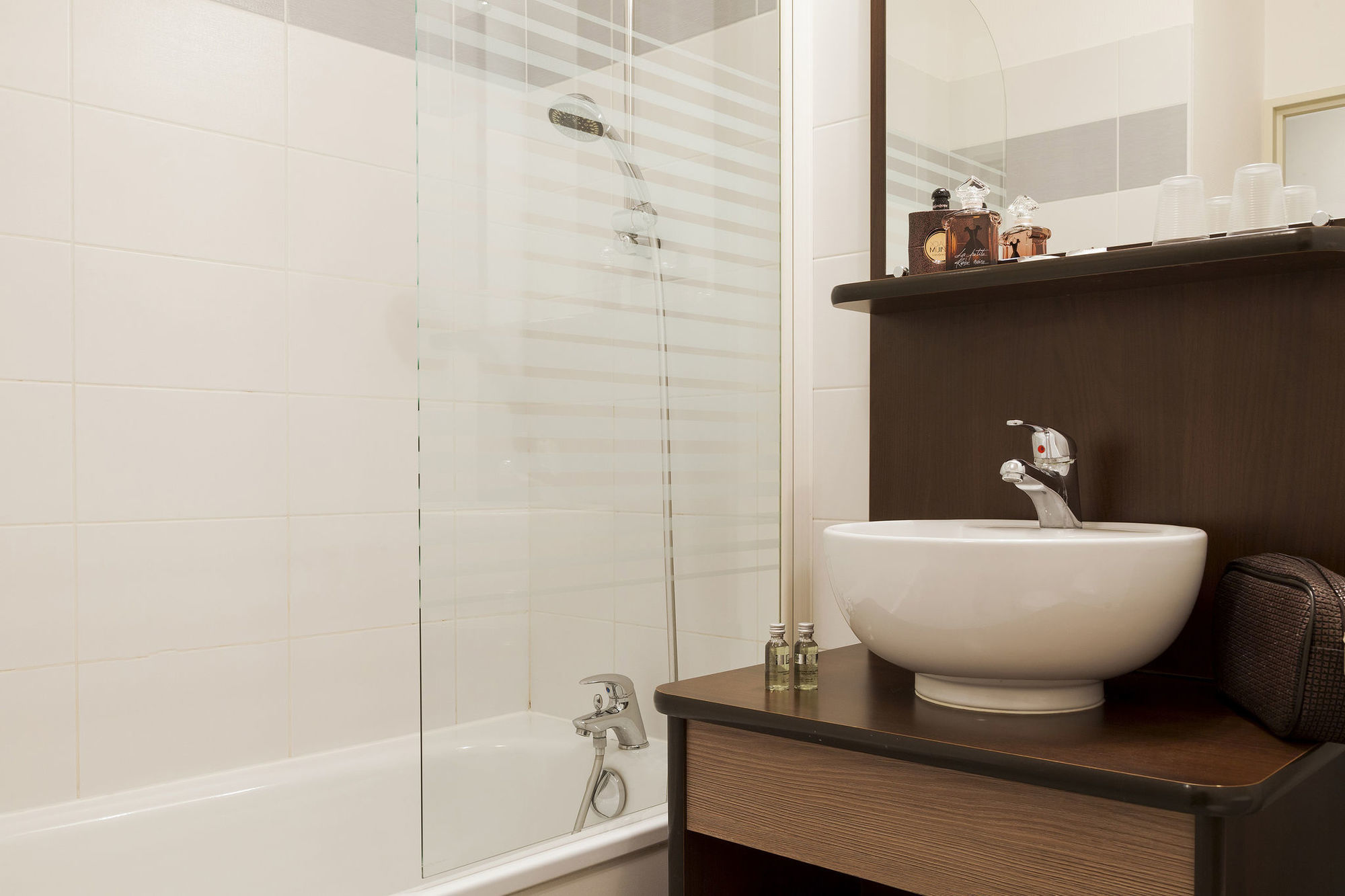 Comfort Suites Le-Port-Marly Paris Ouest Le Port-Marly Room photo