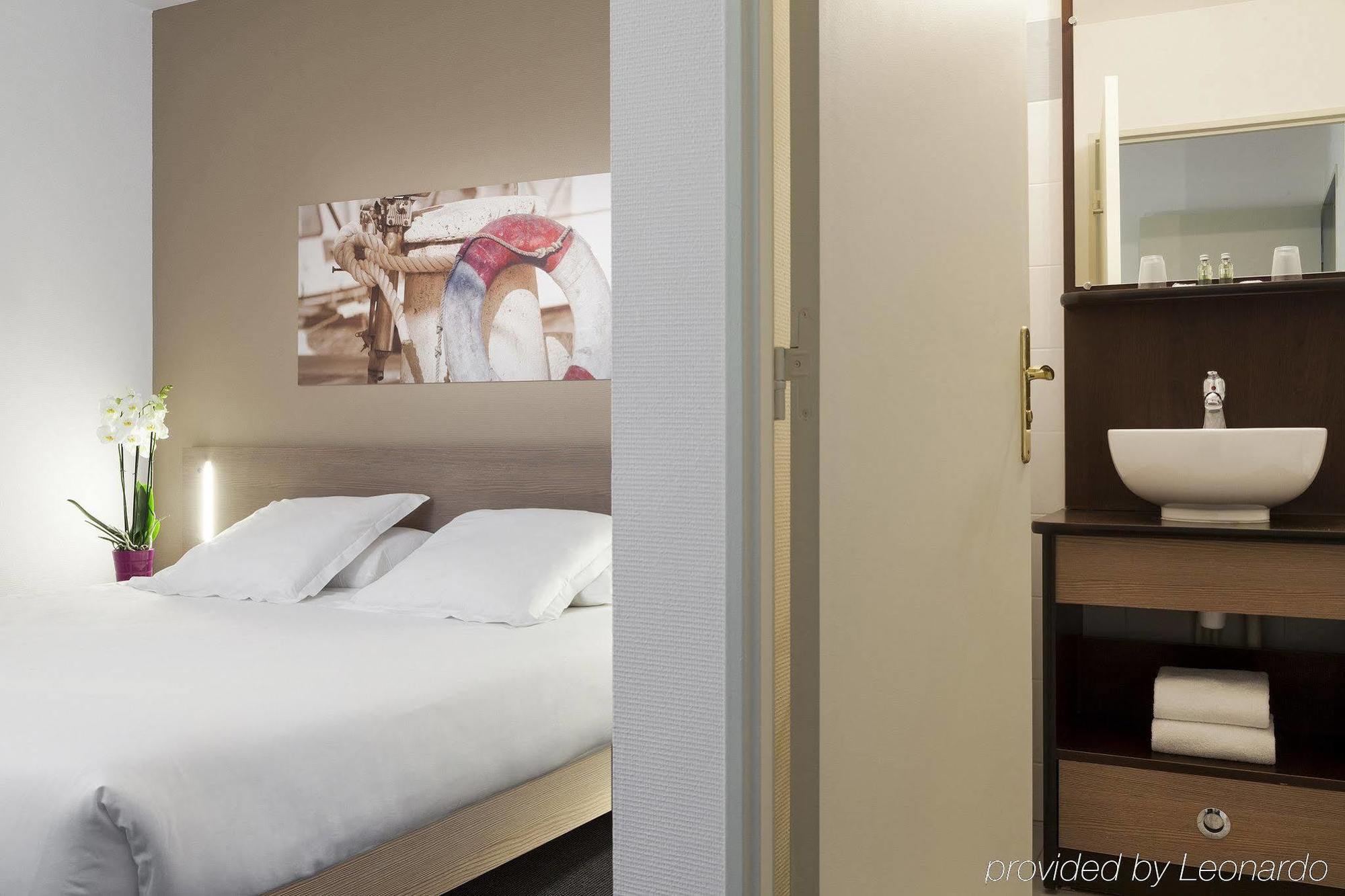 Comfort Suites Le-Port-Marly Paris Ouest Le Port-Marly Exterior photo