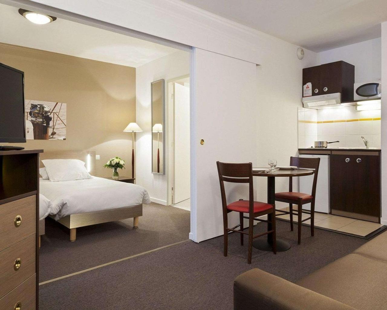 Comfort Suites Le-Port-Marly Paris Ouest Le Port-Marly Exterior photo